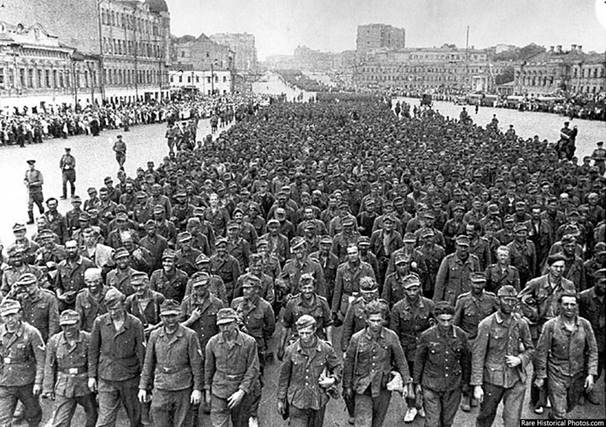 Parade of German prisoners of war in the streets of Moscow, 1944 ...
